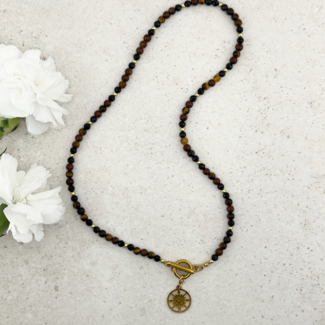 Elegancki choker z zawieszką