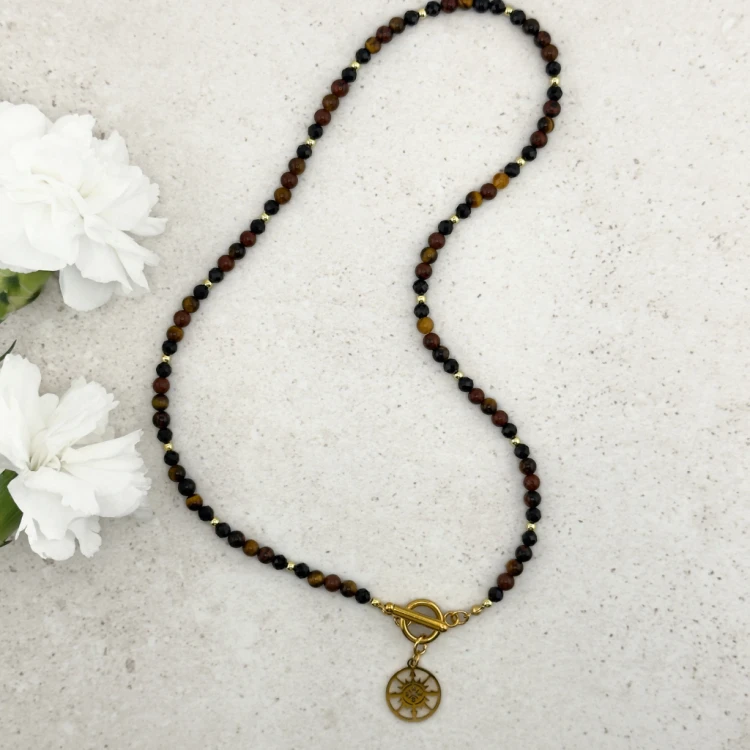 Elegancki choker z zawieszką