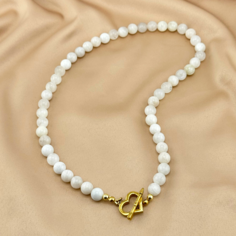 Choker z kamieni naturalnych z sercem biały kremowy