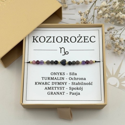 bransoletka zodiakalna dla koziorożca na sznurku z serduszkiem z onyksu
