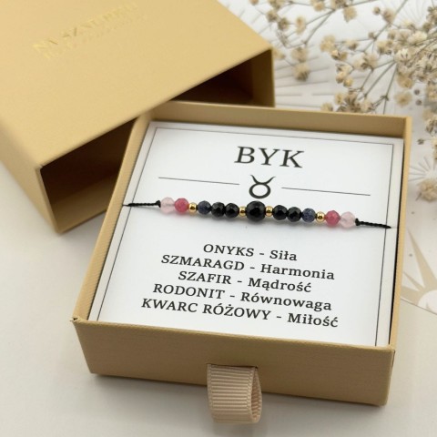 bransoletka zodiakalna dla byka na sznurku z kamieni naturalnych z onyksem szmaragdem szafirem