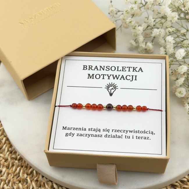 bordowa bransoletka na motywację na sznurku z kamieni granat karneol