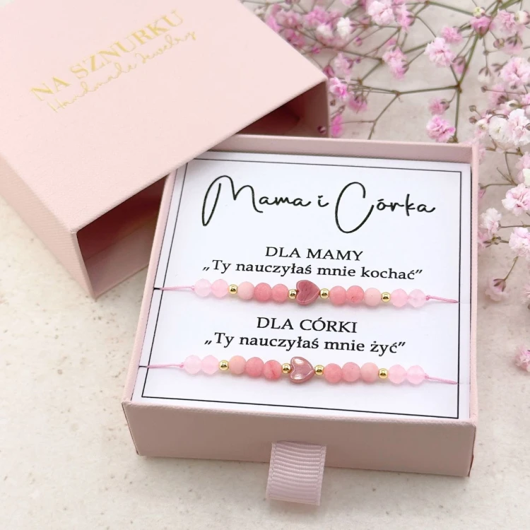 bransoletka z serduszkiem różowa dla mamy i córki prezent personalizowany z dedykacją
