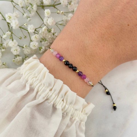 bransoletka zodiakalna dla bliźniąt z turmalinem kwarcem różowym topazem ametystem na ręce