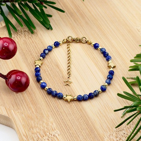 granatowa bransoletka na święta z lapis lazuli i złotych gwiazdek regulowana