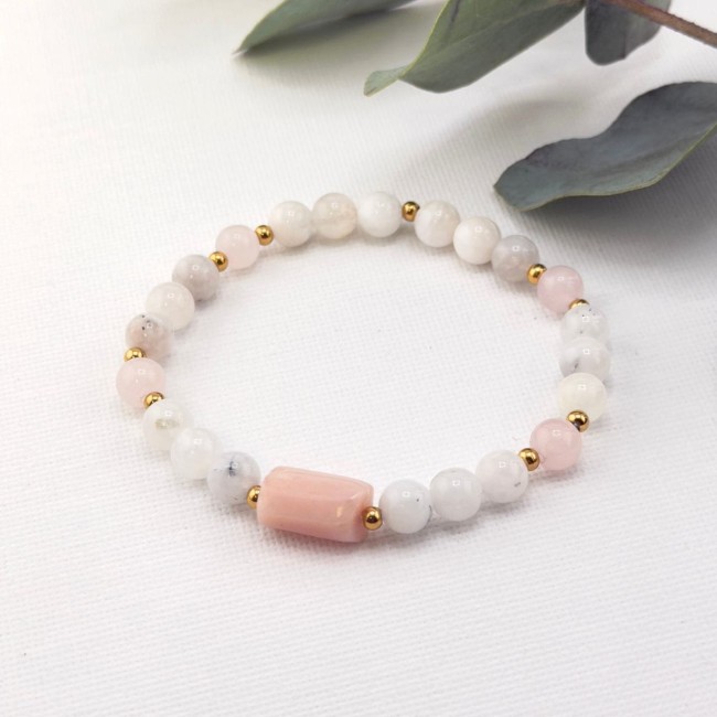 damska biała bransoletka na gumce z kamienia księżycowego opalu