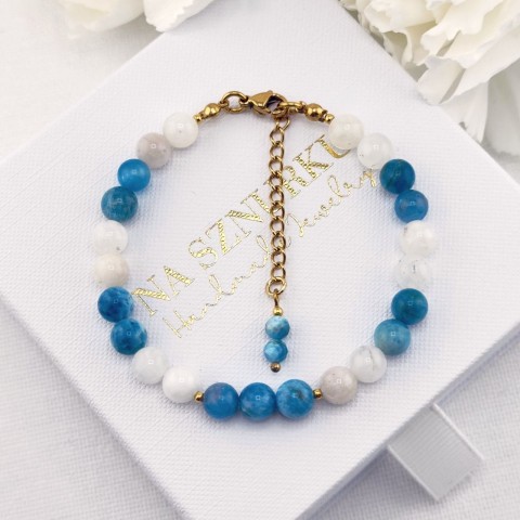 niebieska biała bransoletka z kamieni naturalnych apatyt z zawieszką