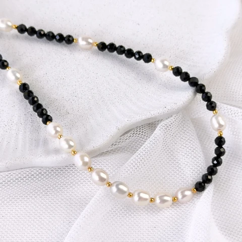choker z pereł naturalnych i czarnego turmalinu z zapięciem ze stali