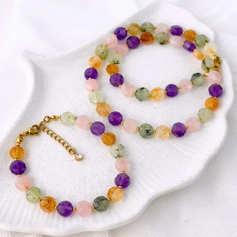 bransoletka i naszyjnik z kolorowych kamieni ze stali chirurgicznej