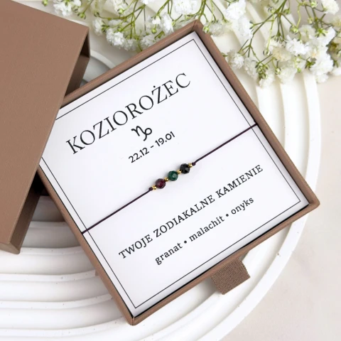 bransoletka zodiakalna dla koziorożca z trzech kamieni na sznurku